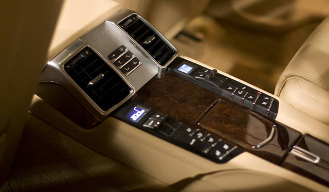 <b>PORSCHE PANAMERA｜ポルシェ・パナメーラ</b>