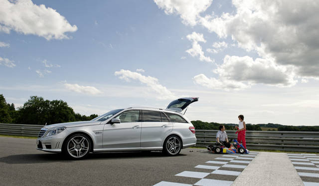 <b>Mercedes-Benz E63 AMG Stationwagon｜メルセデス・ベンツ E63 AMG ステーションワゴン</b>