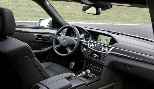 <b>Mercedes-Benz E63 AMG Stationwagon｜メルセデス・ベンツ E63 AMG ステーションワゴン</b>