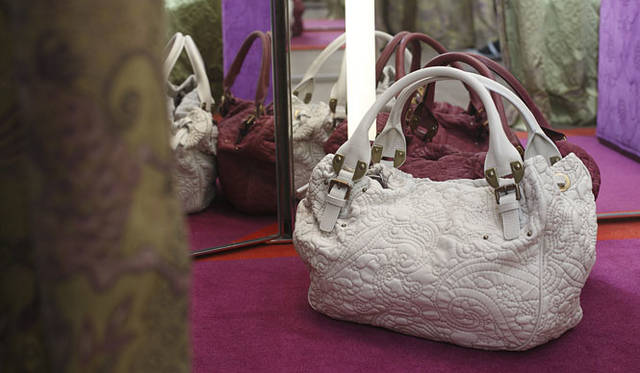 <strong>ETRO│エトロ</strong>　「Margot Soft」バッグ 各22万9950円