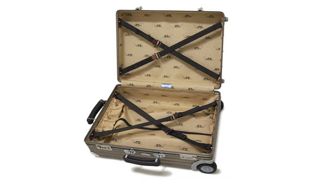 RIMOWA│リモワ 丸の内店 世界限定30個のスペシャルアイテム