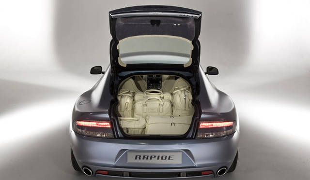 <em>ASTON MARTIN RAPIDE｜アストン・マーティン ラピード</em>