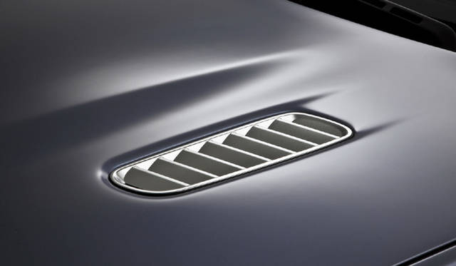 <em>ASTON MARTIN RAPIDE｜アストン・マーティン ラピード</em>