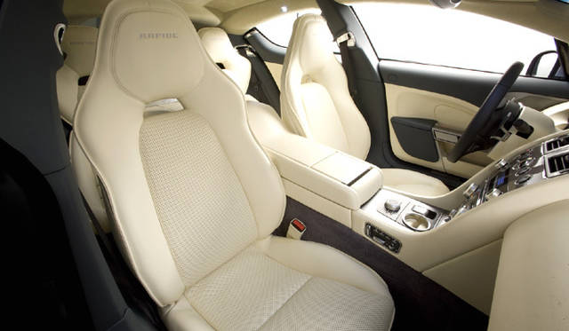 <em>ASTON MARTIN RAPIDE｜アストン・マーティン ラピード</em>