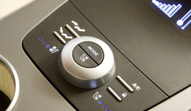 <em>ASTON MARTIN RAPIDE｜アストン・マーティン ラピード</em>