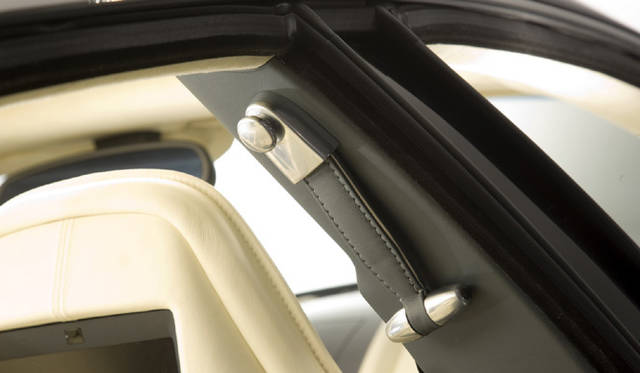 <em>ASTON MARTIN RAPIDE｜アストン・マーティン ラピード</em>