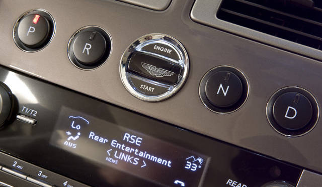 <em>ASTON MARTIN RAPIDE｜アストン・マーティン ラピード</em>