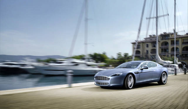 <em>ASTON MARTIN RAPIDE｜アストン・マーティン ラピード</em>