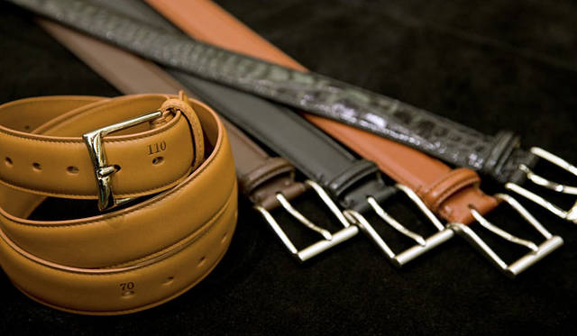 <b>BANEYS NEW YORK│バーニーズ　ニューヨーク</b>　“PATTERN ORDER”ベルト<br>左が採寸用ベルト