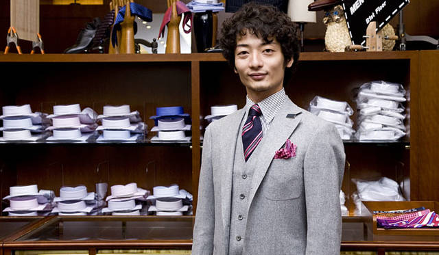 <b>BANEYS NEW YORK│バーニーズ　ニューヨーク</b>　“PATTERN ORDER”ベルト<br>バーニーズ　ニューヨーク横浜店　セールス・アソシエイト 古田真吾さん