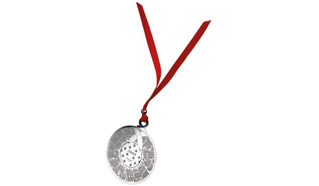 Christofle│2009 ヴィンテージプレート リース 1万80円（直径9cm、日本限定300点、発売中）