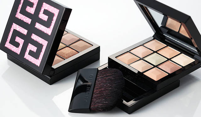 パルファム ジバンシイ│相反するマットとグロウの輝き。異なる9色をワンパレットにセットイン。フェイスパウダーはもちろん、ハイライトやシェーディングとしても重宝。ル・プリズム・イシム（全2セット、2009年10月30日（金）発売予定）価格│7140円　容量│0.4g×9