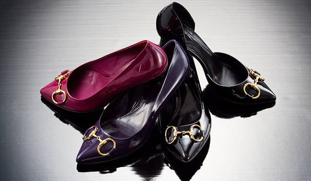 <b>GUCCI｜グッチ</b>　ホースビット パンプス（H3.5cm） 各7万5600円、ホースビット パンプス（H7.5cm） 7万8750円