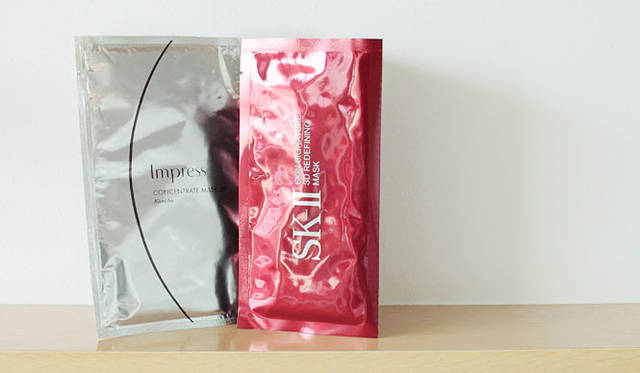 小林ひろ美の2009年秋冬ビューティトレンド「ミッドナイトエステ用コスメ編」<br>左から、インプレス「コンセントレートマスク 3D」、SK-II「スキン シグネチャー 3D リディファイニング マスク」