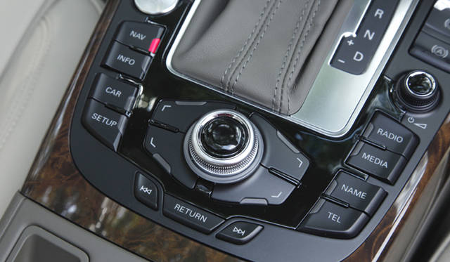 <em>Audi A5 Cabriolet｜アウディ A5 カブリオレ</em>