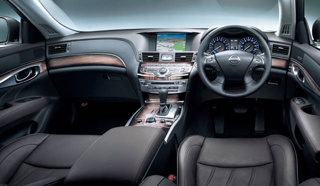 <em>NISSAN FUGA｜日産フーガ</em>