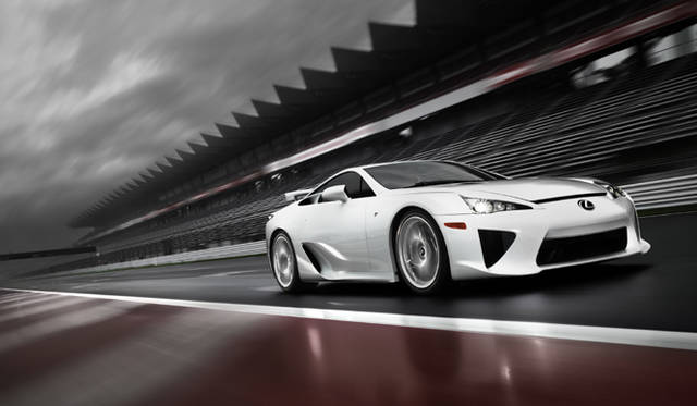 <em>LEXUS LFA｜レクサス LFA</em>
