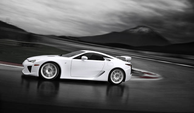 <em>LEXUS LFA｜レクサス LFA</em>