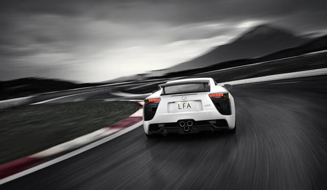 <em>LEXUS LFA｜レクサス LFA</em>