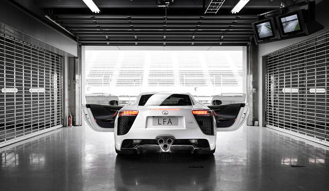 <em>LEXUS LFA｜レクサス LFA</em>