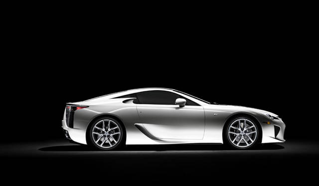 <em>LEXUS LFA｜レクサス LFA</em>