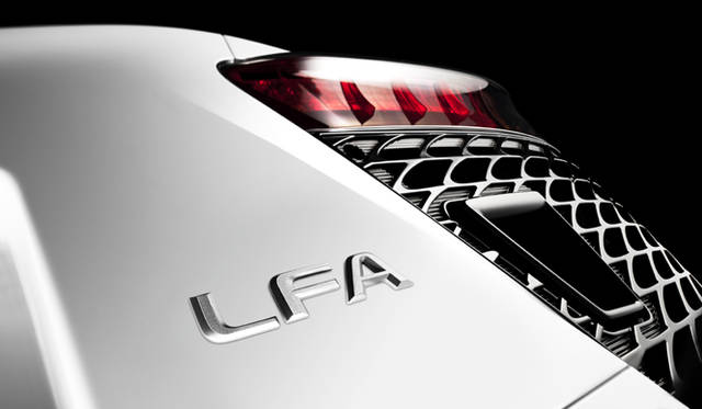 <em>LEXUS LFA｜レクサス LFA</em>