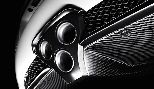 <em>LEXUS LFA｜レクサス LFA</em>