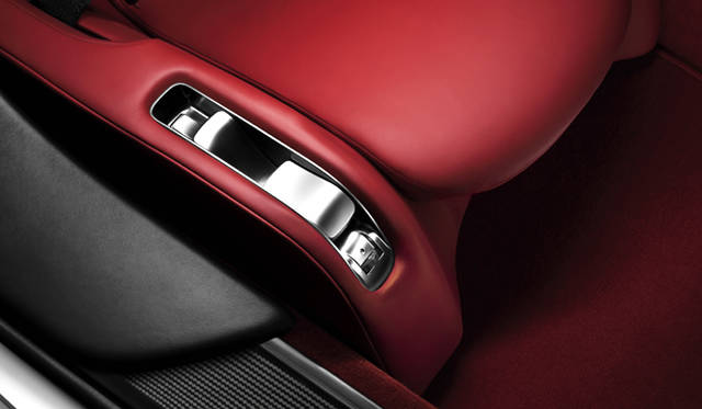 <em>LEXUS LFA｜レクサス LFA</em>