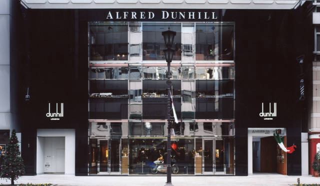 Divine of Creation｜「ALFRED DUNHILL GINZA 」Facade (2007)　Photo:   Koji Horiuchi　(c) Flower Robotics, Inc. (c)Richemont F&A Japan   Limited 