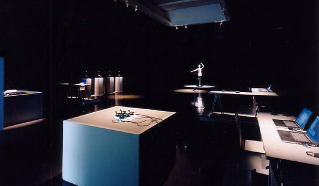 Divine of Creation｜Exhibition「Tatsuya Matsui Flower Robotics」水戸芸術館　(2007.11- 2008.1)　Photo: Koji Horiuchi 