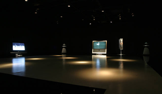 Divine of Creation｜Bang & Olufsen製品発表会「Mute Swan」Space Design   (2008)　(c)Flower Robotics,Inc. (c)Bang & Olufsen Japan 
