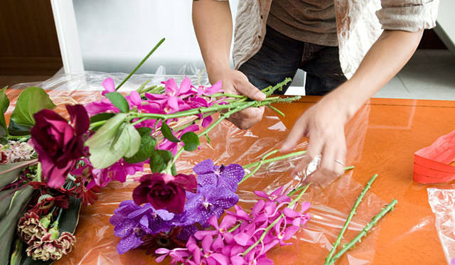 <b>男が楽しむ“ニューヨークスタイル”フラワーデザイン　「花束を買ってきて、自分でアレンジして生けよう（前編）」</b>