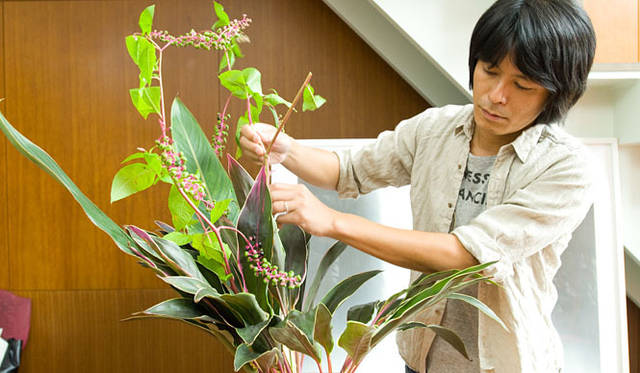 <b>男が楽しむ“ニューヨークスタイル”フラワーデザイン　「花束を買ってきて、自分でアレンジして生けよう（前編）」</b>