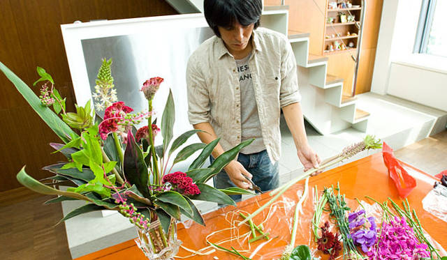 <b>男が楽しむ“ニューヨークスタイル”フラワーデザイン　「花束を買ってきて、自分でアレンジして生けよう（前編）」</b>