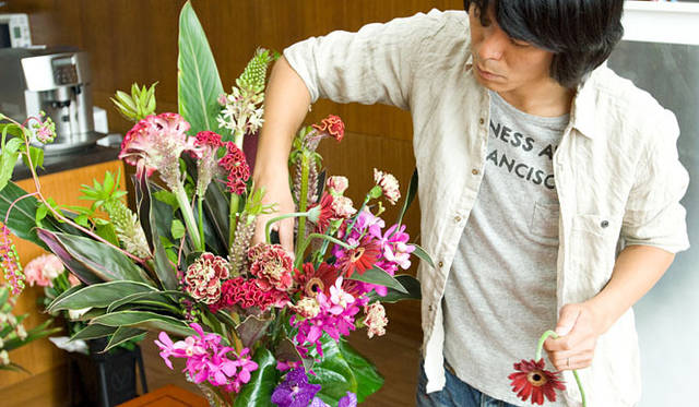 <b>男が楽しむ“ニューヨークスタイル”フラワーデザイン　「花束を買ってきて、自分でアレンジして生けよう（前編）」</b>