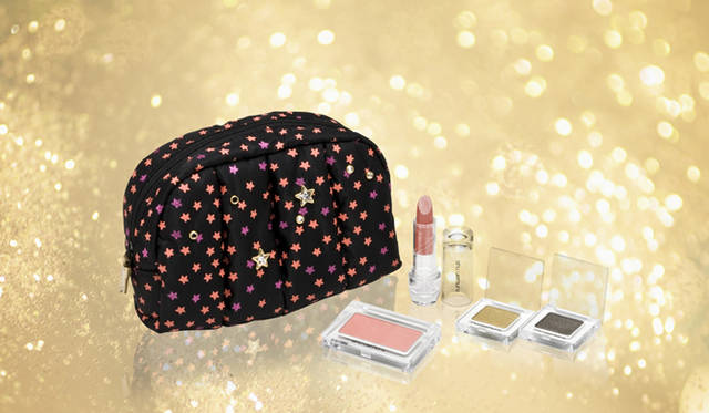 shu uemura｜シュウ ウエムラ 「クリスマス コレクション 2009」<br /><b>シュウウ エムラ プラネットセレクション キット 2009</b>　価格｜8400円～<br />○セット内容　プレストアイシャドー N、グローオン、ルージュアン リミテッド　※各、好みの1色を選択（クリスマス限定品は対象外）、tsumori chisato デザインポーチ