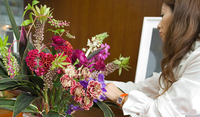 <b>男が楽しむ“ニューヨークスタイル”フラワーデザイン　「花束を買ってきて、自分でアレンジして生けよう（後編）」</b><br>