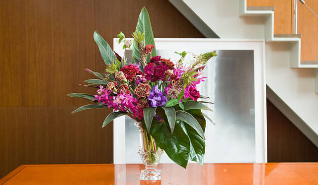 <b>男が楽しむ“ニューヨークスタイル”フラワーデザイン　「花束を買ってきて、自分でアレンジして生けよう（後編）」</b><br>和気雅美さんの作品