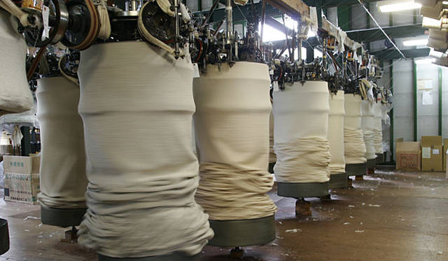 三原康裕的日本モノづくり｜和田メリヤスの吊り編み機