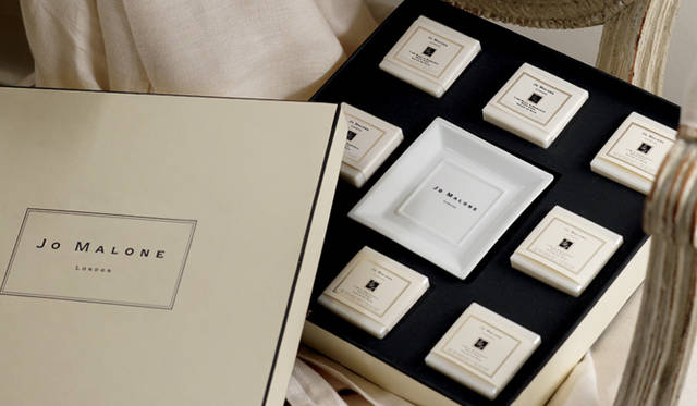 Jo Malone｜ジョー マローン　ホリデー2009　「The Art of Gift Giving」 <br /><b>デラックス ソープ コレクション</b>　11月6日（金） ジョー マローン 丸の内  数量限定発売　価格｜1万2600円