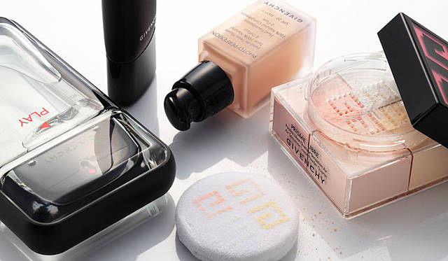 <b>コスメの殿堂｜Parfums GIVENCHY</b>　