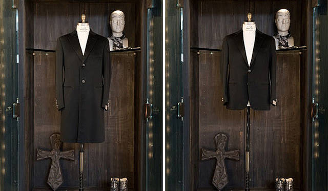 CHROME HEARTS│2009秋冬新作メンズ・コレクション 左／カシミヤチェスターフィールドコート 60万7950円、右／カシミヤジャケット 53万8650円、上／スカーフ（CH CEILING）6万5100円