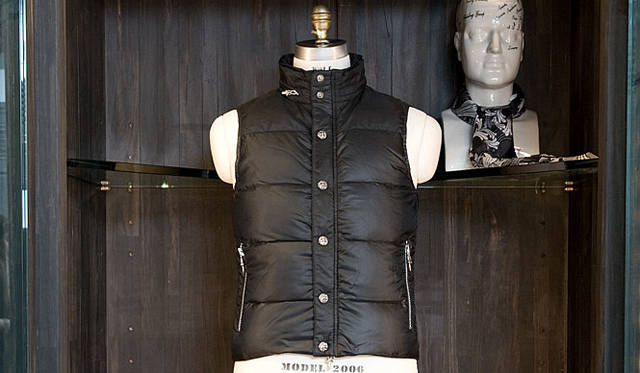 CHROME HEARTS│2009秋冬新作メンズ・コレクション ナイロンベスト（STIFF SLEEVELESS）34万4400円