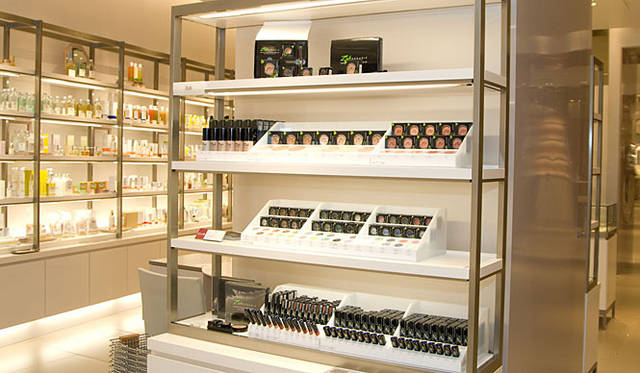 伊勢丹新宿店本館2階ビューティアポセカリー│ビューティアポセカリー店内