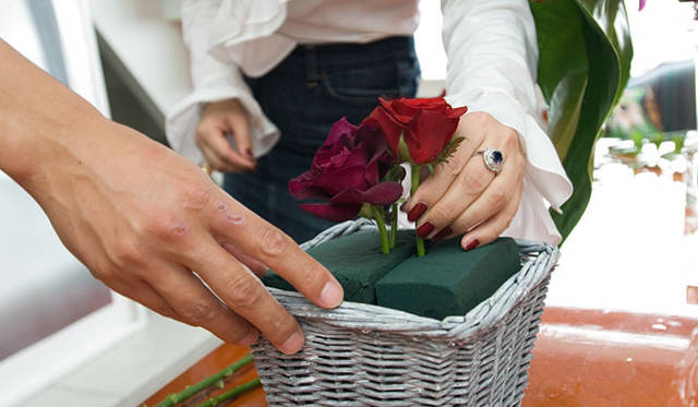 <b>男が楽しむ“ニューヨークスタイル”フラワーデザイン　「はじめてのバスケット・アレンジに挑戦（前編）」