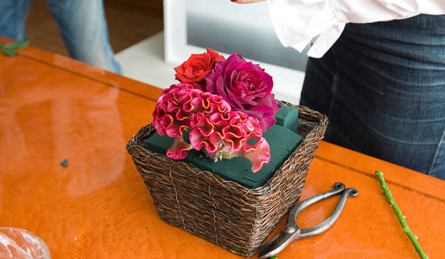 <b>男が楽しむ“ニューヨークスタイル”フラワーデザイン　「はじめてのバスケット・アレンジに挑戦（後編）」</b><br>