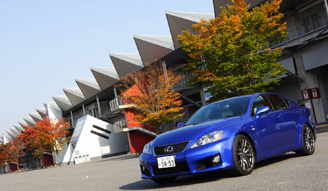 <em>LEXUS IS F｜レクサス IS F</em>