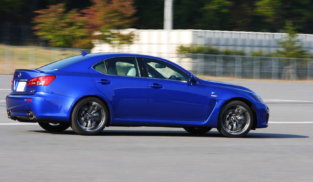 <em>LEXUS IS F｜レクサス IS F</em>