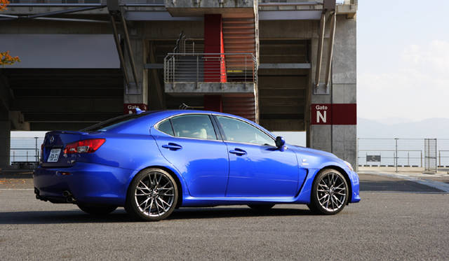 <em>LEXUS IS F｜レクサス IS F</em>