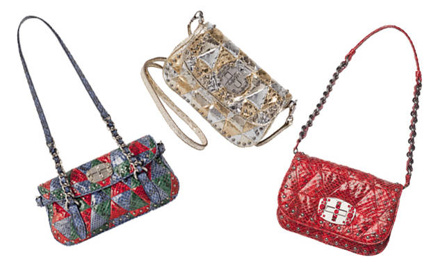 <strong>MIU MIU｜ミュウミュウ</strong><br />（左）バッグ　31万5000円　（中）バッグ　11万5500円　（右）バッグ　14万7000円　以上予定価格